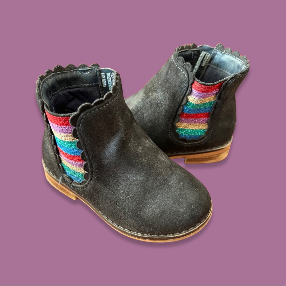 Cat & Jack Adorable Suede Rainbow Chelsea Boot | Infant 6